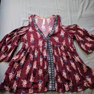 Floral cold shoulder blouse